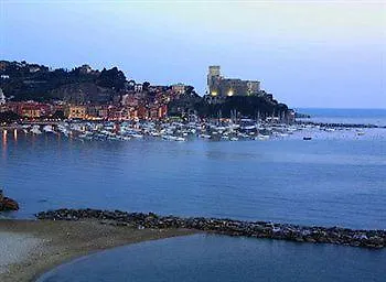 Affittacamere Luna Rossa Gasthof Riccò del Golfo di Spezia
